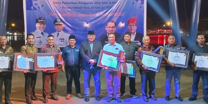 Puncak HUT JMSI di Riau, 3 Kepala Daerah Terima Award